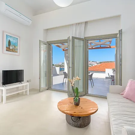 Διαμέρισμα Belvedere Andros Μπατσί